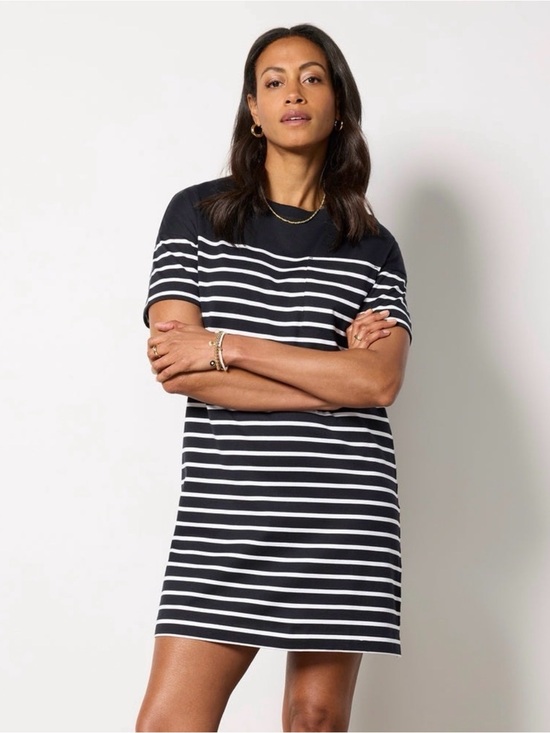 Evereve Dresses & Skirts - Evereve Emersyn T-Shirt Dress Black with White Stripes Women’s Size M NWT